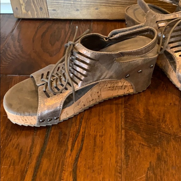 Metallic Wedges - Picture 3 of 7